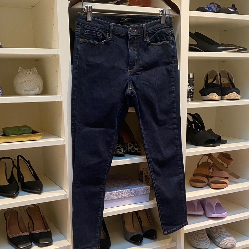 Banana Republic Women's Dark Blue Skinny Jeans. 6P. Like NEW.